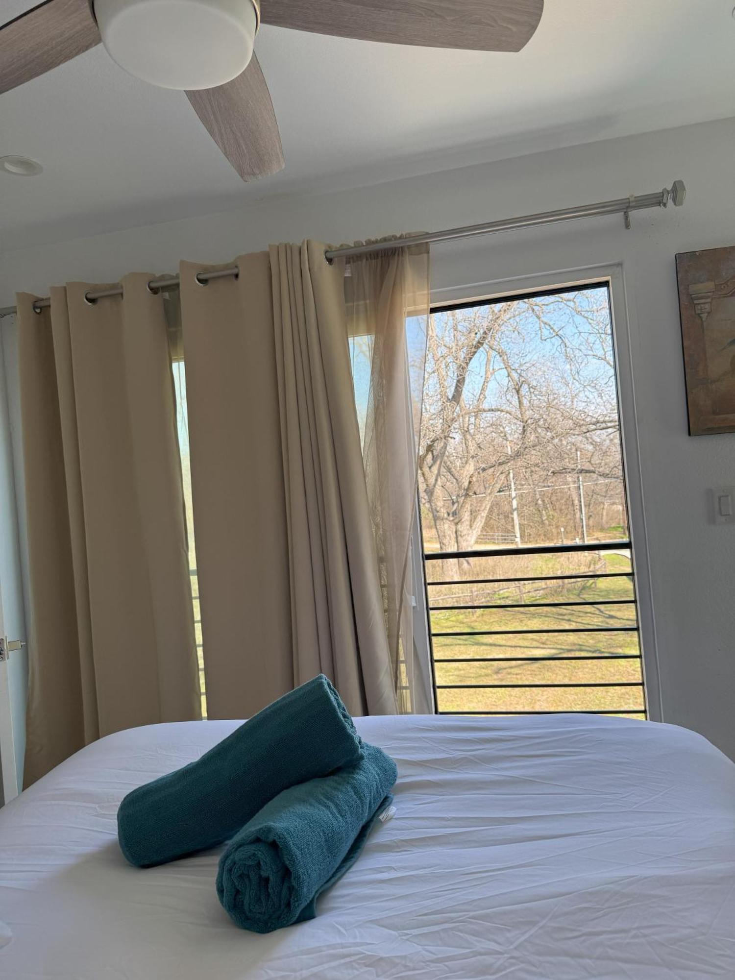 Chic, Cozy & Comfort Modern Room Austin Dış mekan fotoğraf