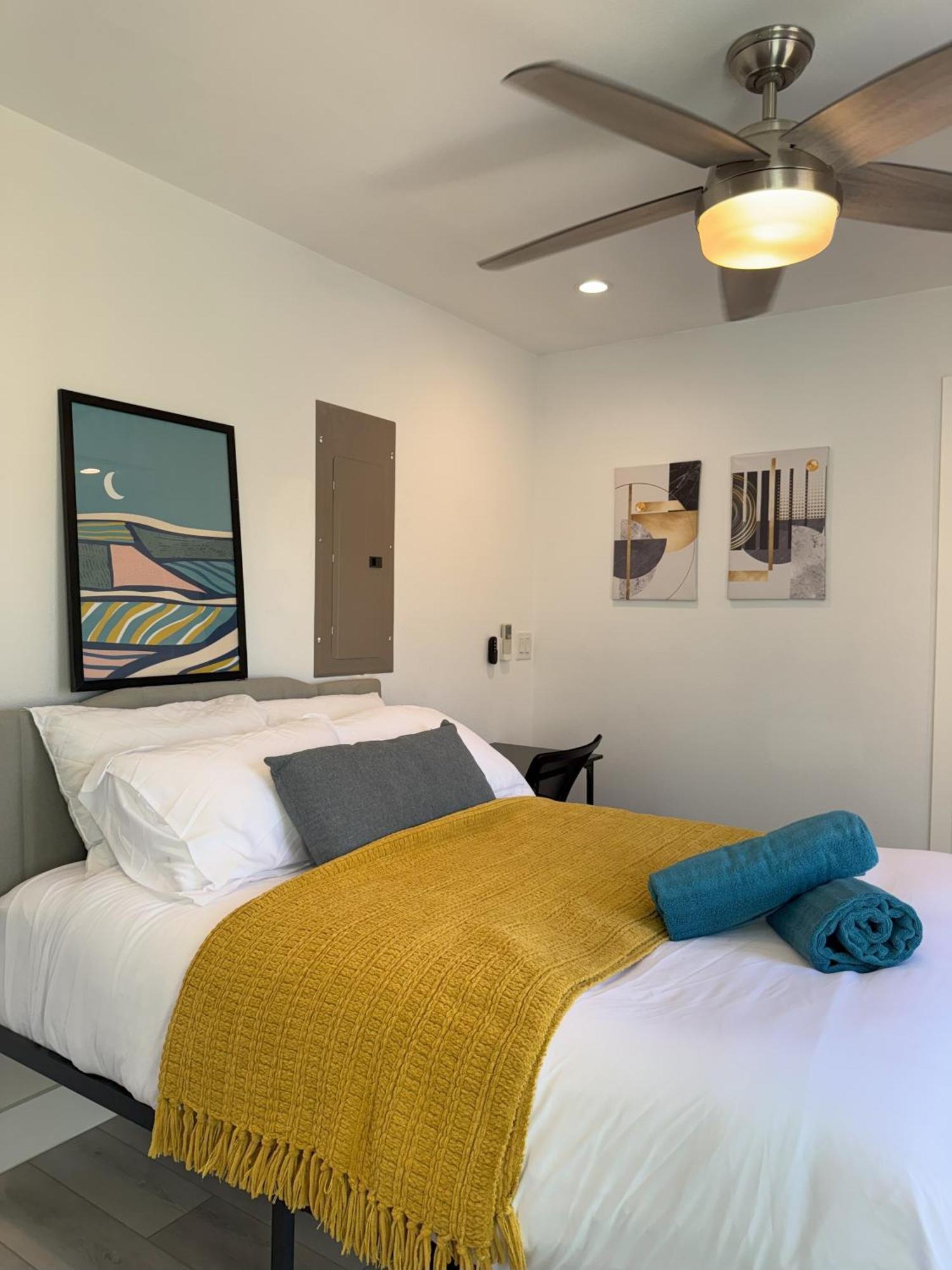 Chic, Cozy & Comfort Modern Room Austin Dış mekan fotoğraf